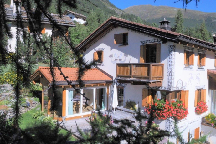 Chesa Sper l`Ovel, Südfassade