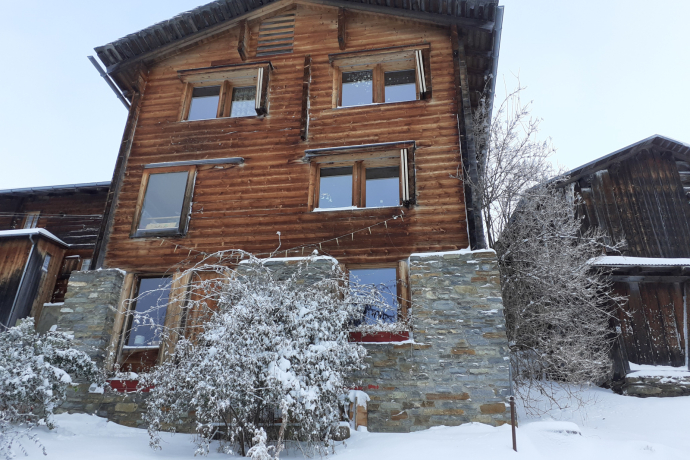 Ferienwohnung Haus und Hof Caminada - Ansicht Winter