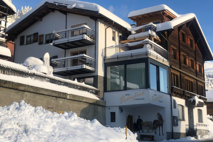 Hotel Postigliun - Aussenansicht Winter