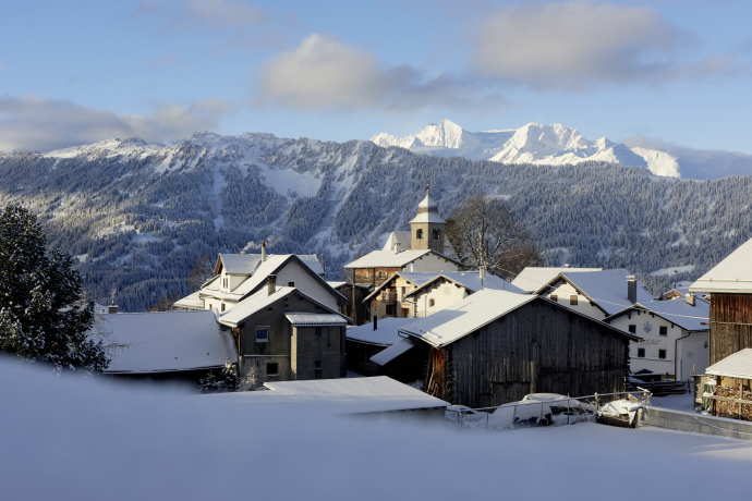 Dorfführung Feldis im Winter