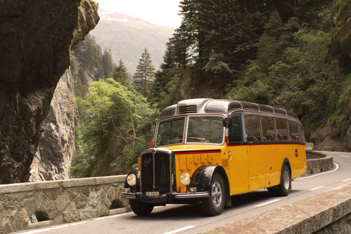 Historische Postautofahr