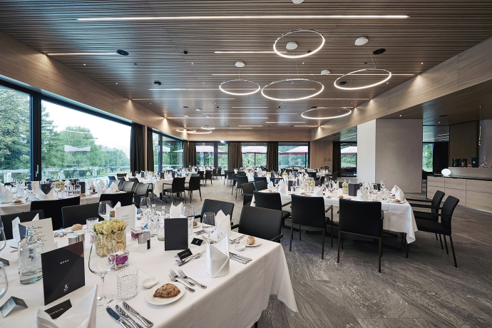 Golf Restaurant (ctd_3c4fe053-0eb2-4204-9fe5-8bcec667baec_image)