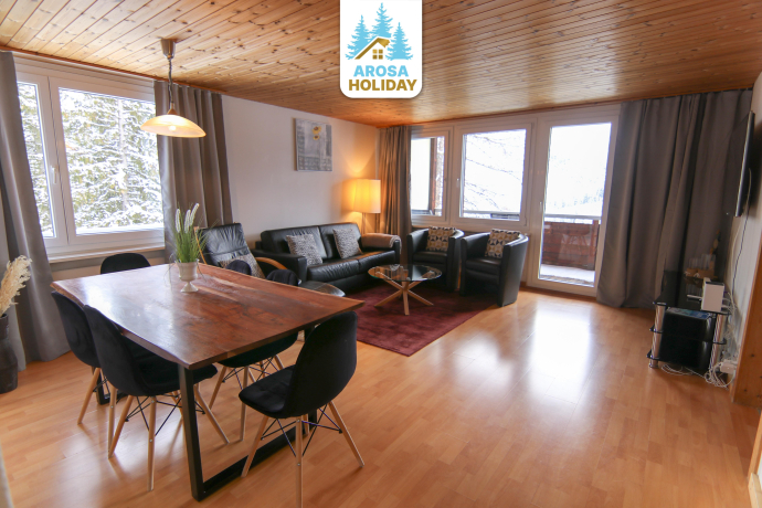 Wohnzimmer mit Esstisch (1)