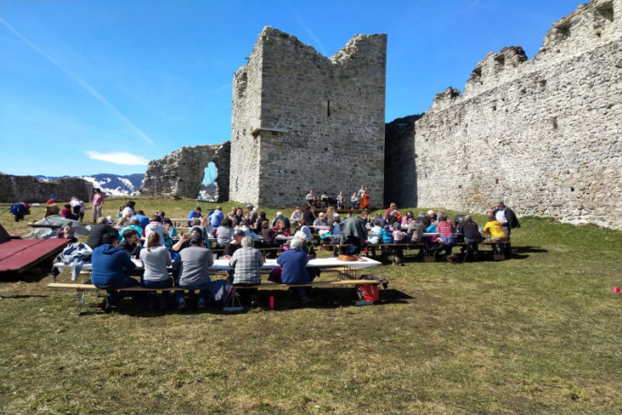 Osterfest auf Burg Castels in Putz (gdl_494873222_image)