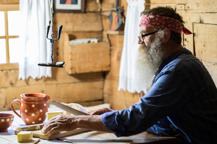 Tegia Rasuz - Grossvater kocht in Brigels (gdl_606361034_image)