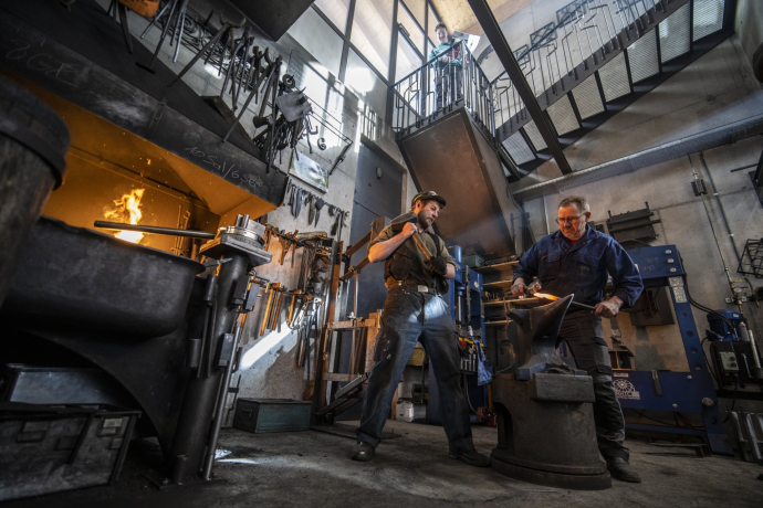 Guided tour of the knife production (gdl_836761232_image)