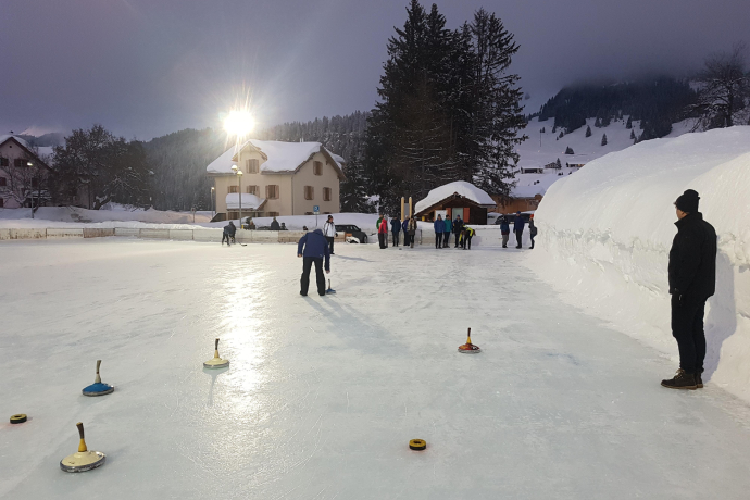 Eisstockschiessen in Parpan (gdl_839981544_image)