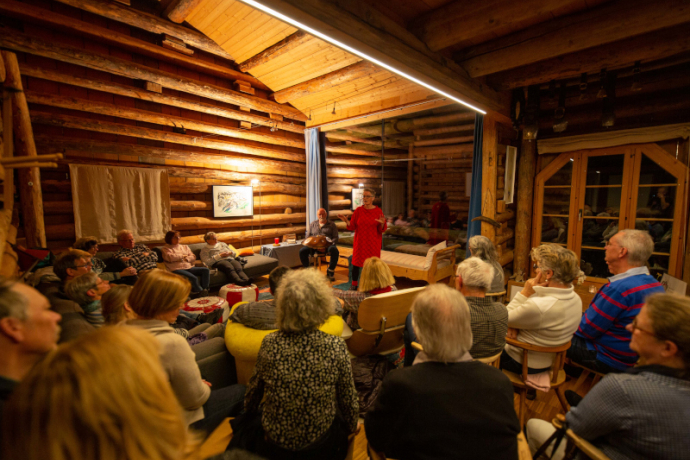 «Erzähl uns vom Geben und Empfangen» Erzählabend in Brigels (gdl_840671532_image)