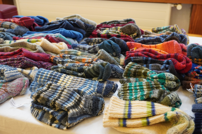 Geschenke-Bazar und kleiner Flohmarkt des Frauenarbeitskreises (gdl_842320191_image)