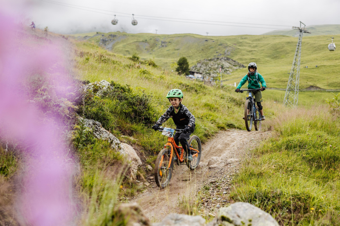 Family Bike Vibes (gdl_842543150_image)