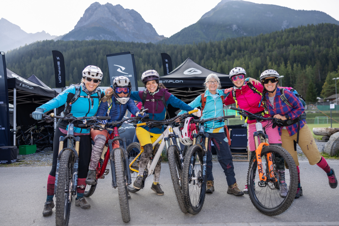 3. Queens Days – Ride Your Bike (gdl_853692057_image)