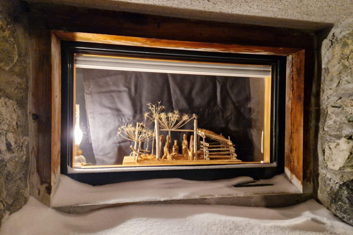 Adventsfenster in Bivio (gdl_883499895_image)