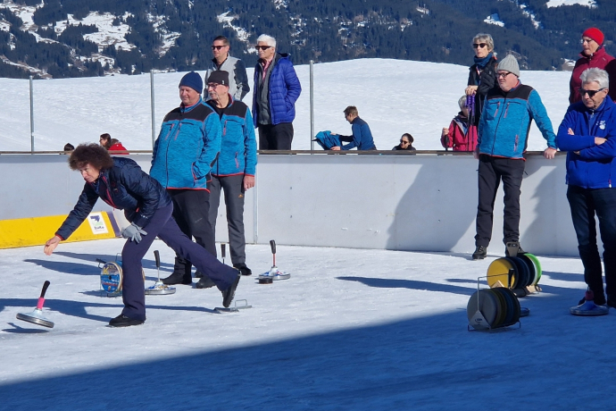Eisstock Bündnermeisterschaft in Obersaxen-Misanenga (gdl_894503764_image)