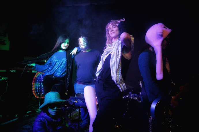 GINA ESTRADA & LAS MILAGRITAS + LADUNNA | Doppelkonzert (gdl_895544161_image)