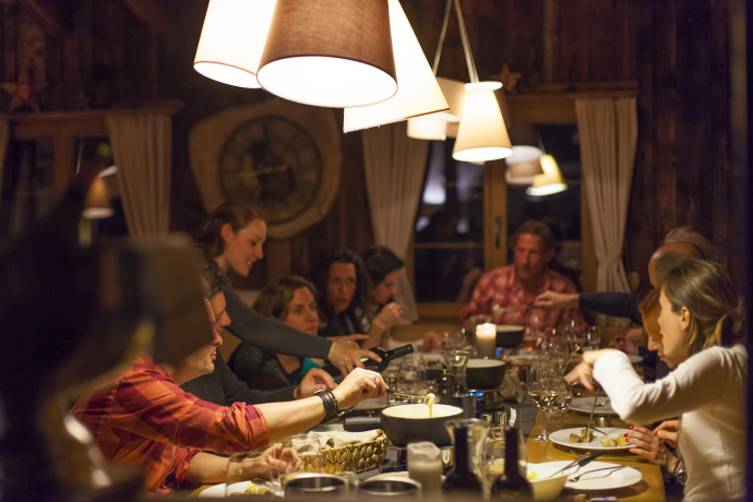 Dinner with a difference (gdl_897979558_image)