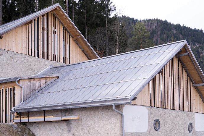 Kalksteinputz aus dem ehemaligen Eiskeller (gdl_898093909_image)