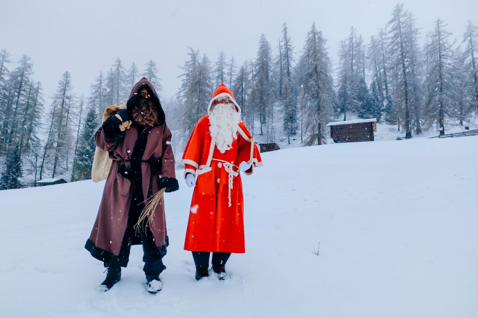 Dr Samichlaus chunt uf Tschiartscha (gdl_899915433_image)