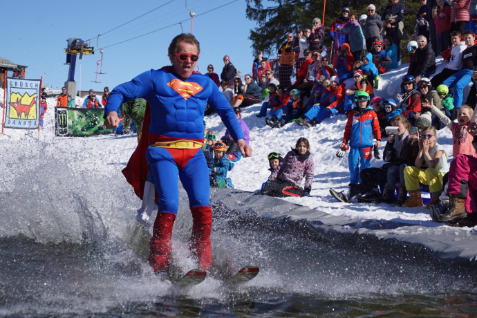 Waterslide (gdl_901080992_image)