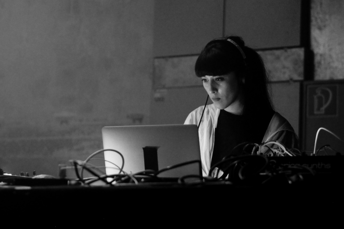 Annie Aries / Soundwalker / RöstiBrücke (gdl_901084430_image)