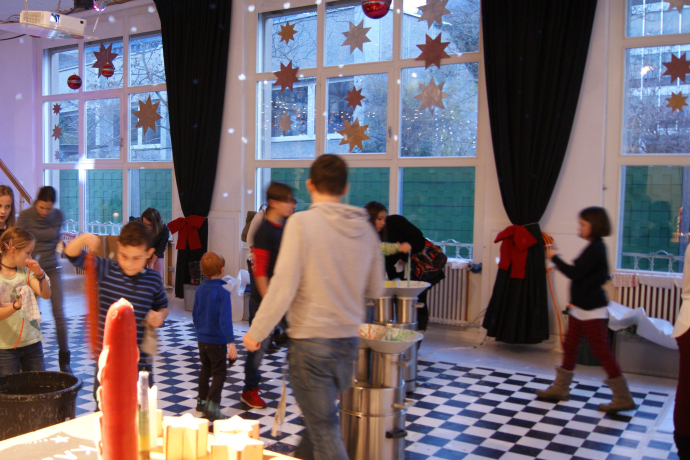 Fabrication publique de bougies à la maison des jeunes Stadtbaumgarten (gdl_902035064_image)