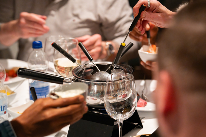 Fondue Chinoise-Schiff (gdl_902390092_image)