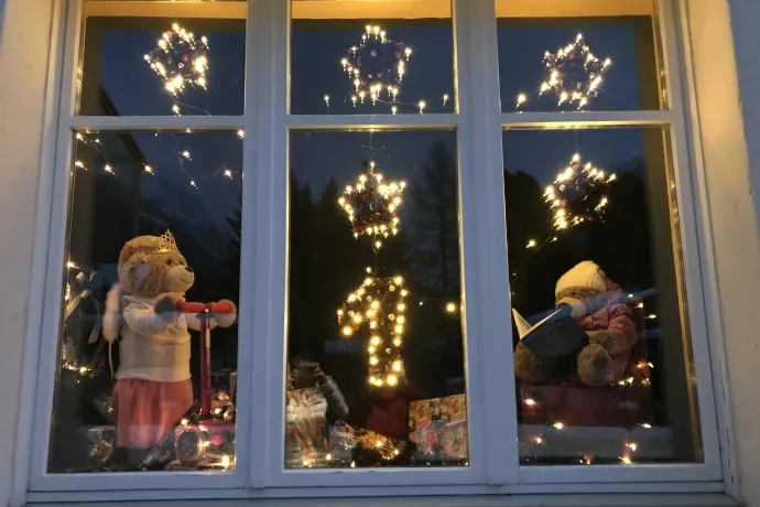 Adventskranz binden in Bever (gdl_902570729_image)