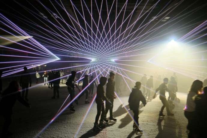 Silvesterdisco auf dem Eis (gdl_903407236_image)