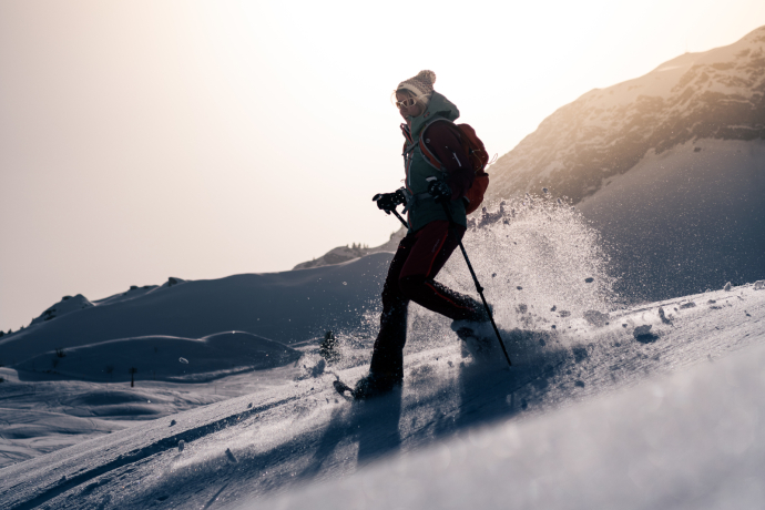 Sonnenaufgang-Schneeschuhtour in Lumnezia (gdl_904284061_image)