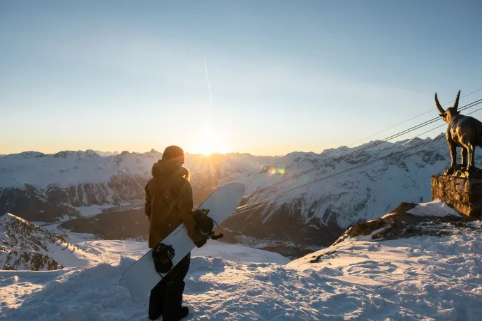 Piz Nair Sunrise Winter (gdl_905363316_image)