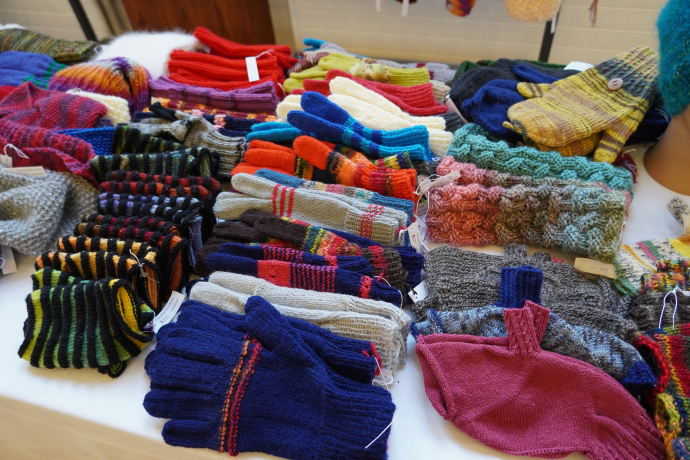 Geschenke-Bazar und kleiner Flohmarkt des Frauenarbeitskreises (gdl_905642737_image)