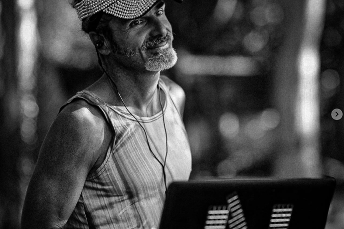 Fête avec DJ Nader (gdl_906147150_image)