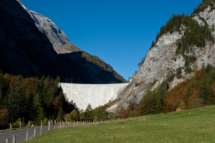 Staumauer im Calfeisental