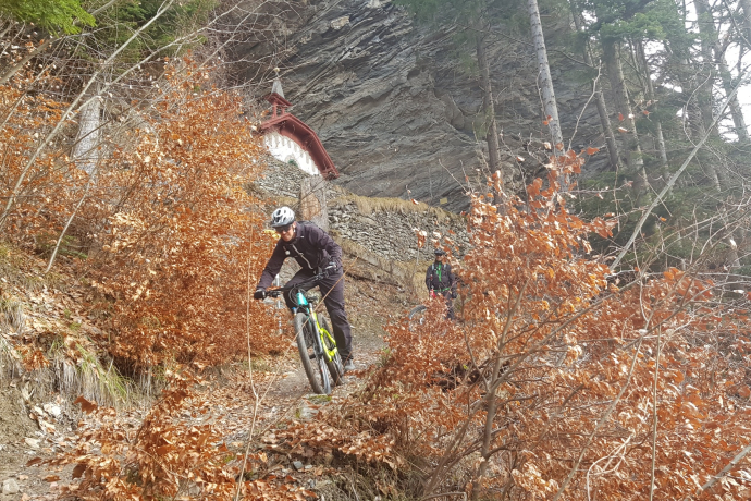 Trail unterhalb der St. Luzikapelle