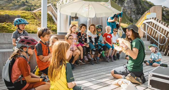 Foto: © Arosa Tourismus Kinder im Arosa Bärenland