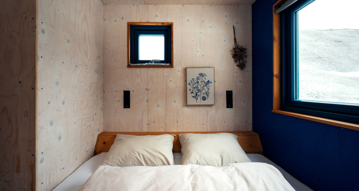 Das Schlafzimmer des Tiny Home Flurina (Foto: © GRF, Thalia Wünsche) Tiny Home Flurina auf dem Camping Viva