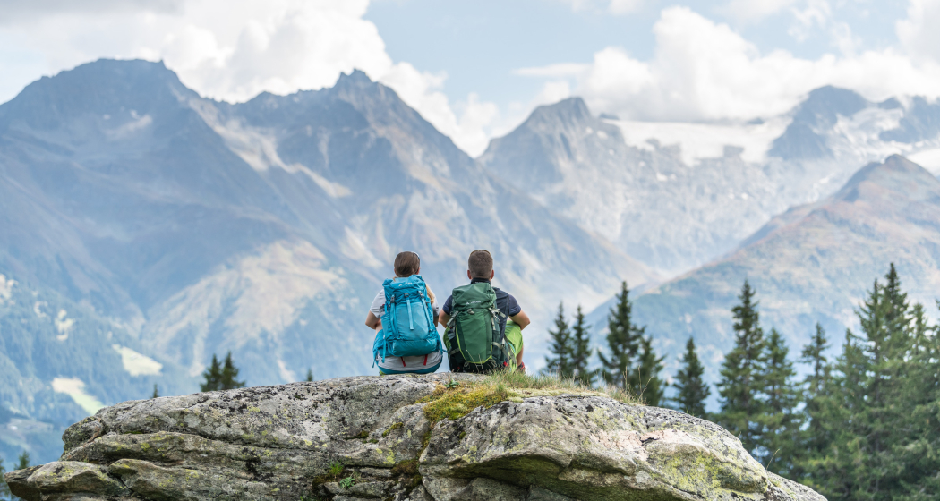 Wandern mit Aussicht in Disentis Sedrun (Foto: © Mattias Nutt) Wandern mit Aussicht in Disentis Sedrun (Foto: © Mattias Nutt)