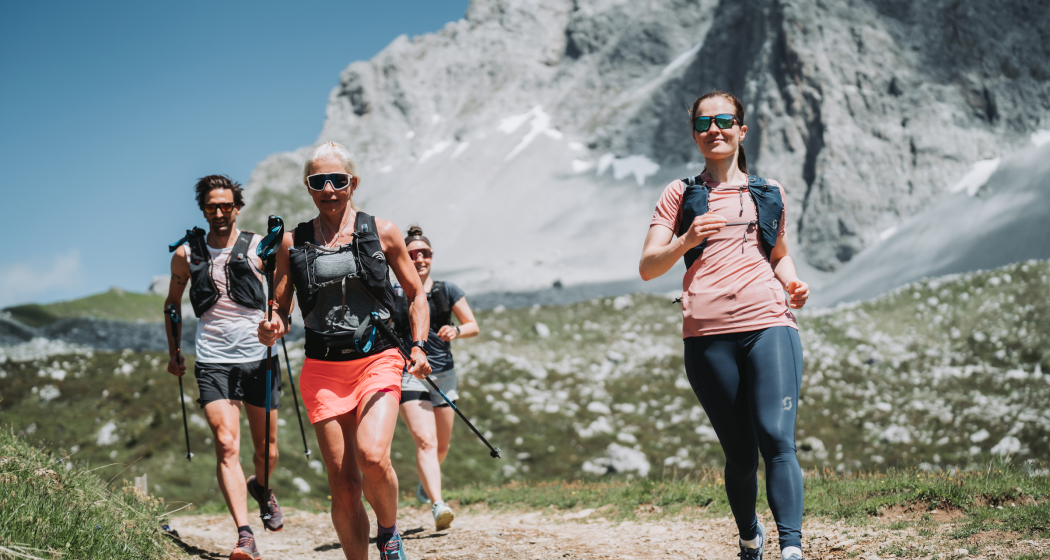 Thalia Wünsche mit anderen Teilnehmer*innen Trailrunning-Camp im Rätikon