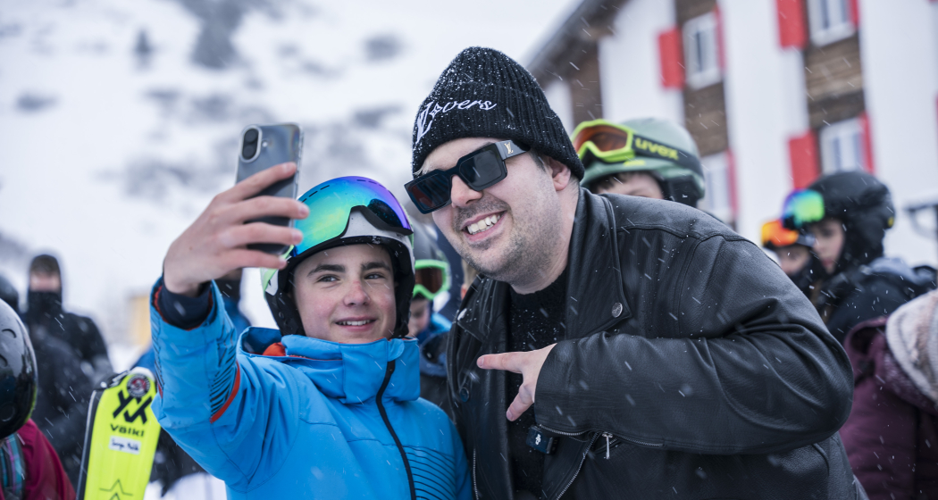 Viele Seflies und gute Laune am Community Event von Steve Merson in den Fideriser Heubergen. © GRF, Marco Hartmann 