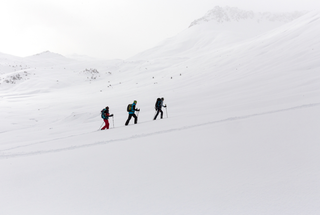 Schneeschuhläufer auf der Via Silenzi (© Thalia Wünsche, Graubünden Ferien)