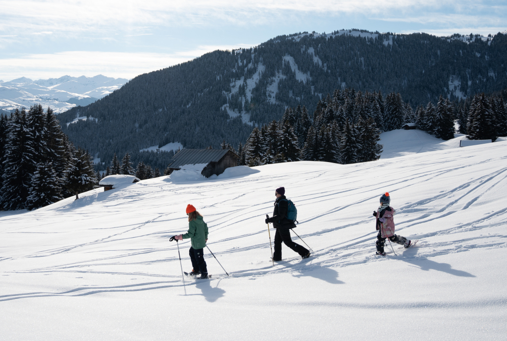 Familie Jucker am Schneeschuhwandern in Flims Laax Falera (Foto: © Andi Speck)