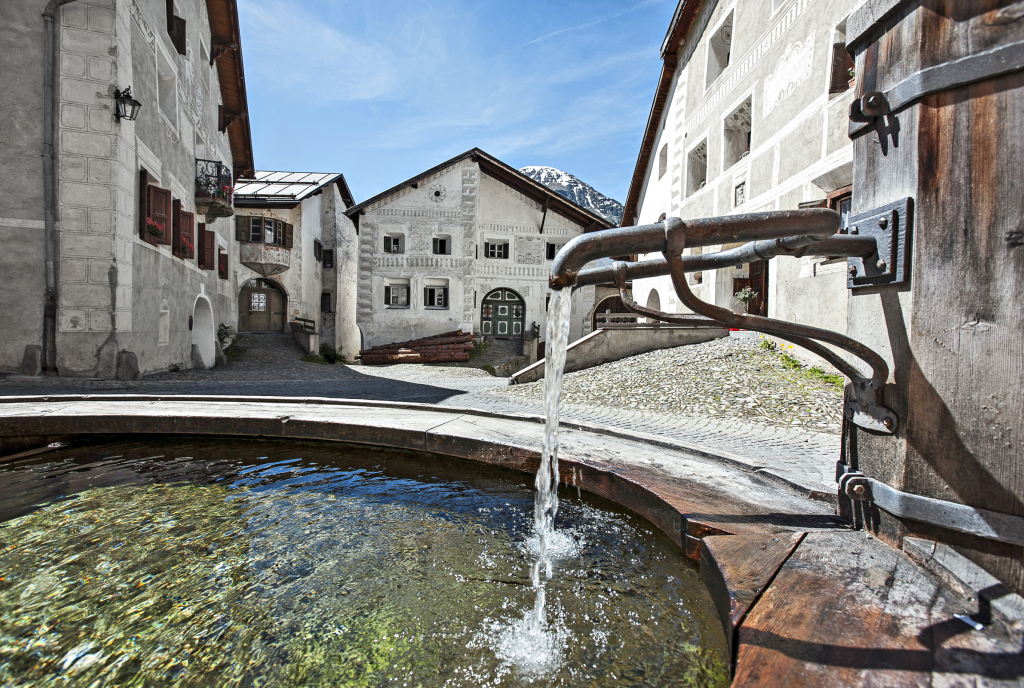 Schellenursli-Dorf Guarda.