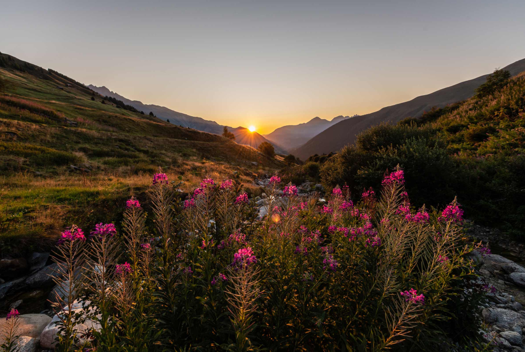 Sonnenuntergang in Disentis Sedrun (Foto: © Sedrun Disentis Tourismus SA / Mattias Nutt)