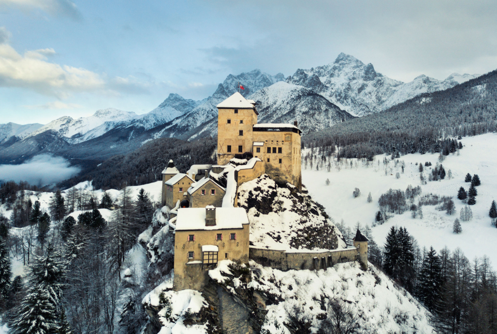 Schloss Tarasp (Bild: Nico Schaerer)