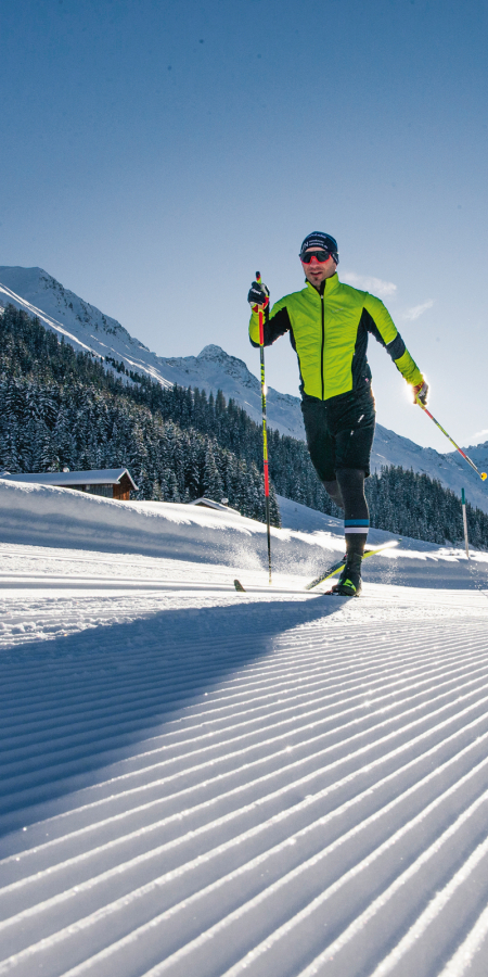 Cross-country skier in the Davos Klosters holiday region