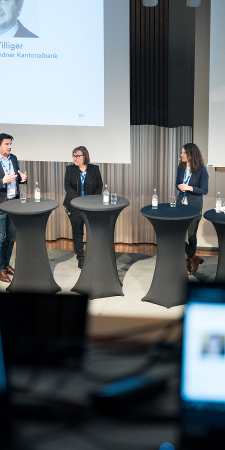 Alex Villiger, Nicole Pfammatter, Viviane Grobet und Maria Victoria Haas am graubünden Tourismustag 2023 in Davos