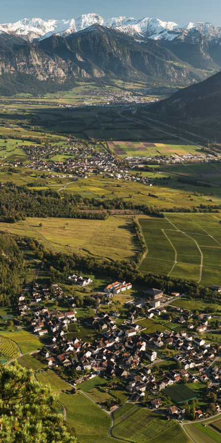 Blick auf dem Bündner Herrschaft im Churer Rheintal
