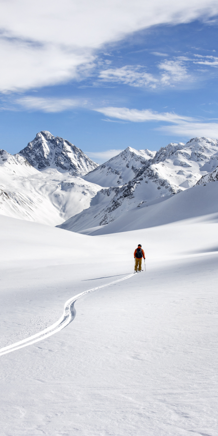 Skitourengänger in Davos Klosters (Foto: © Nico Schärer)