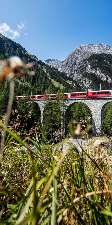 Die Rhätische Bahn auf dem Albulaviadukt (Foto: © Rhätische Bahn AG, Andrea Badrutt)