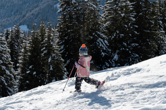 Schneeschuhwandern mit der Familie in Flims Laax Falera Schneeschuhwandern mit der Familie in Flims Laax Falera