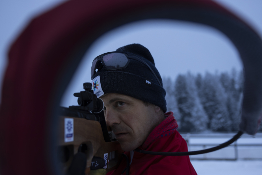 Einatmen, Ausatmen, Fokus und Schuss. Fünf mal am Stück. (Foto: © Schweiz Tourimus, Dominik Baur) Einatmen, Ausatmen, Fokus und Schuss. Fünf mal am Stück.